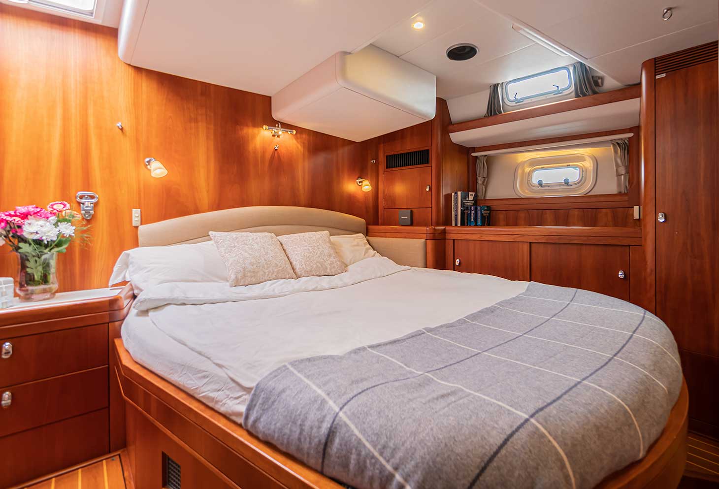 Skyelark 2 Aft VIP Double Cabin